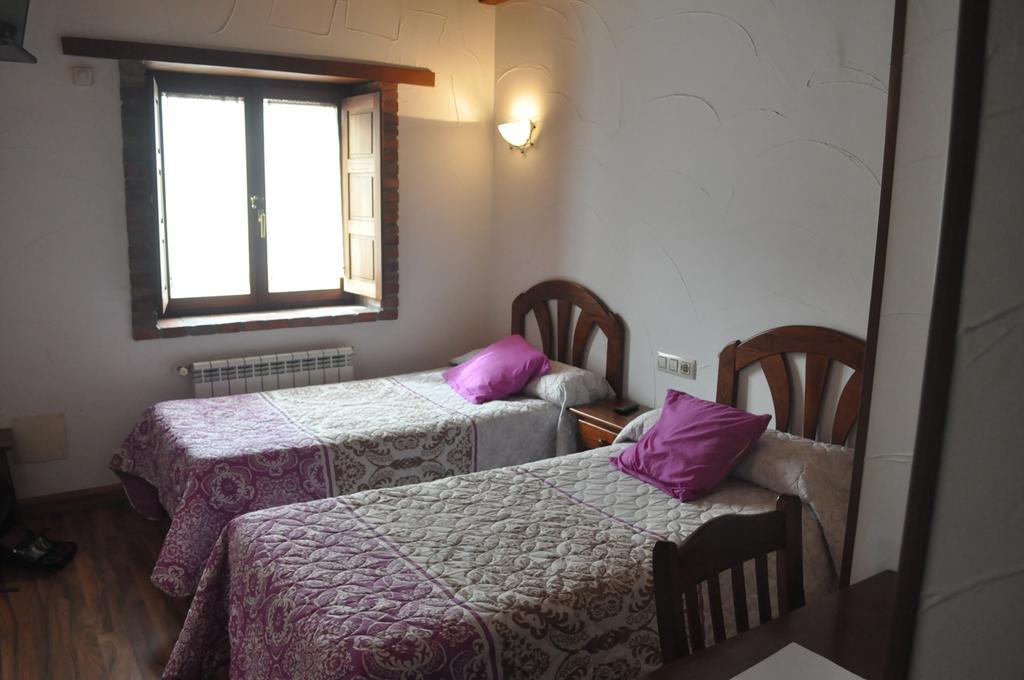 Hotel Restaurante La Parra Ля Франка Экстерьер фото
