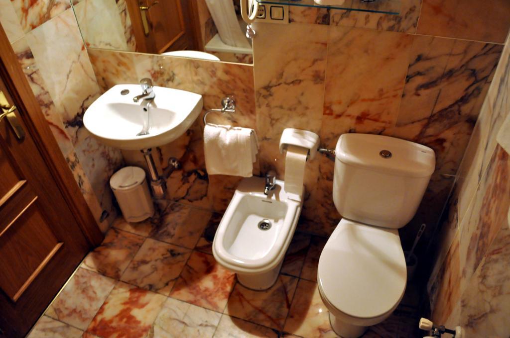Hotel Restaurante La Parra Ля Франка Экстерьер фото